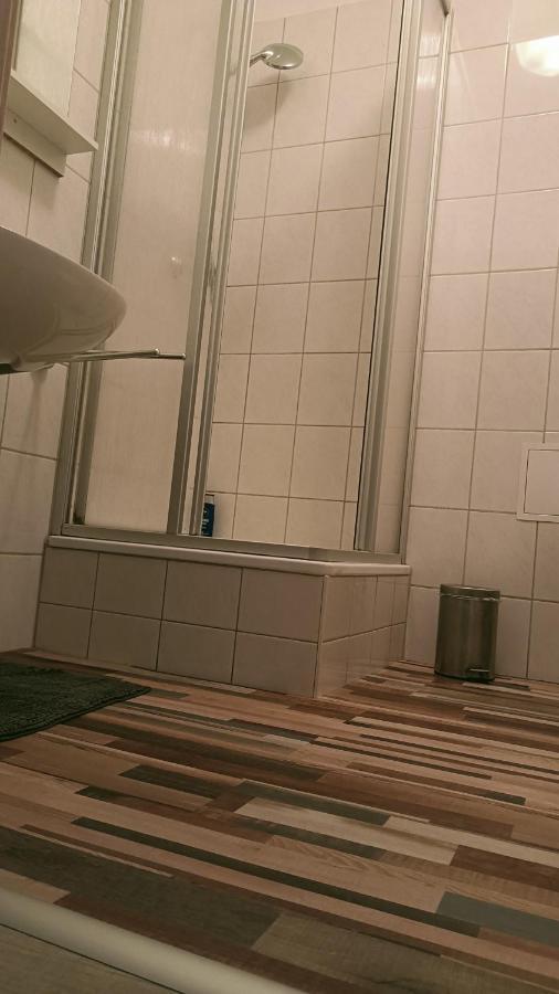 Gaeste- Und Ferienwohnung Glaeser Zwickau Exterior foto